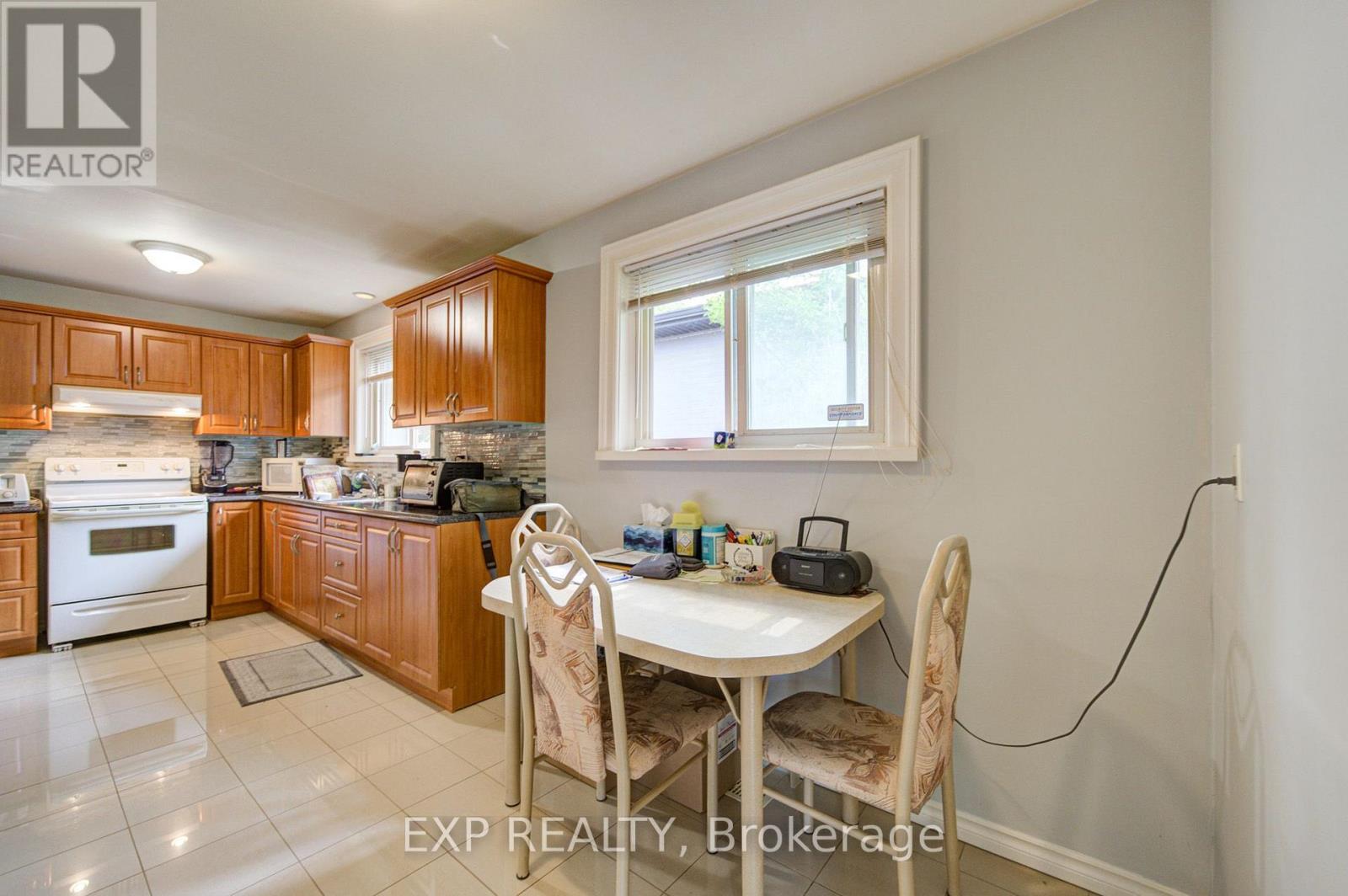 608 RUPERT AVENUE - 8