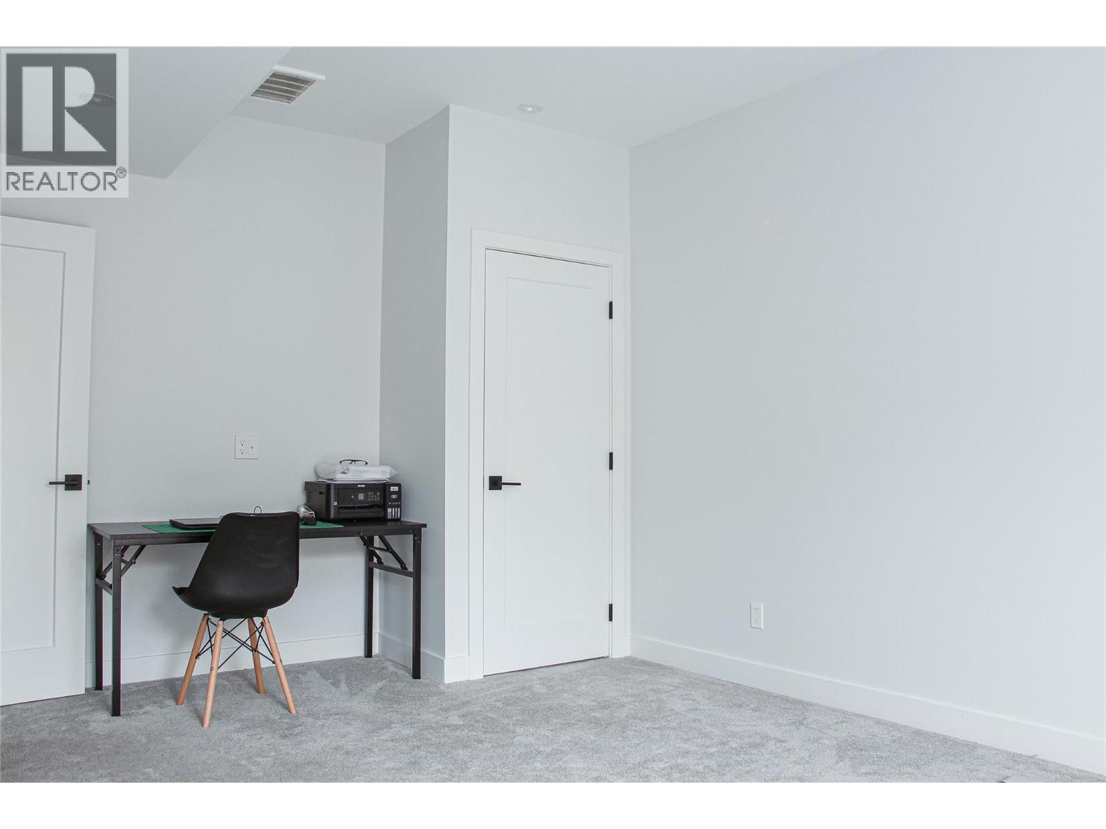 104 RIVER GATE Drive - 5