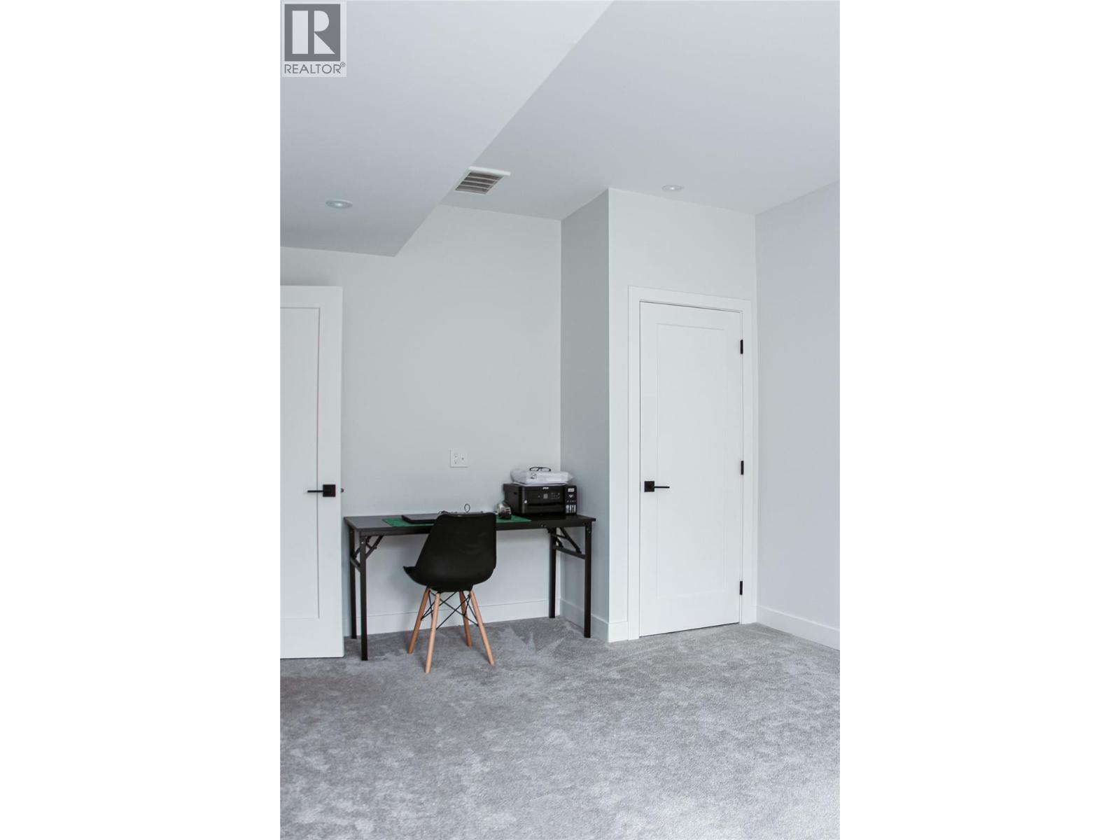104 RIVER GATE Drive - 8