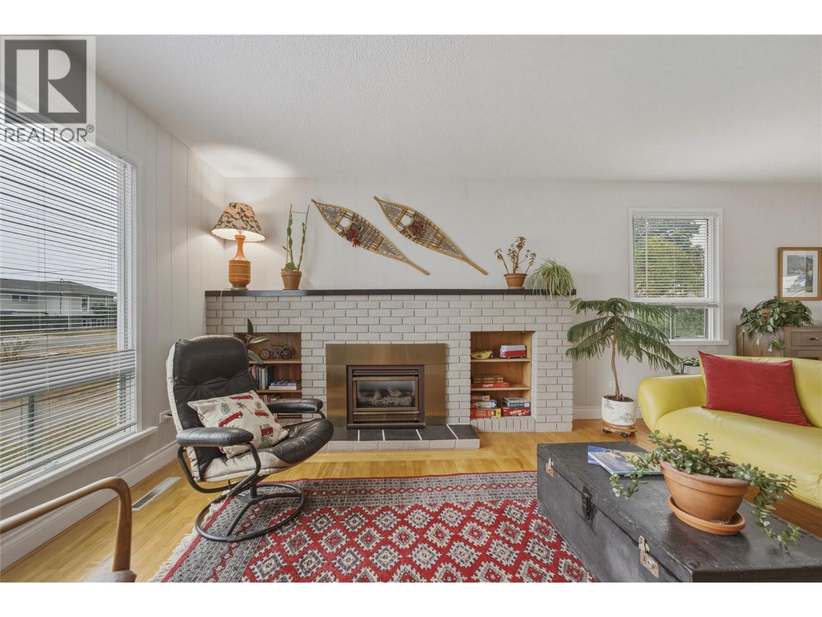 2903 17 Street - 4