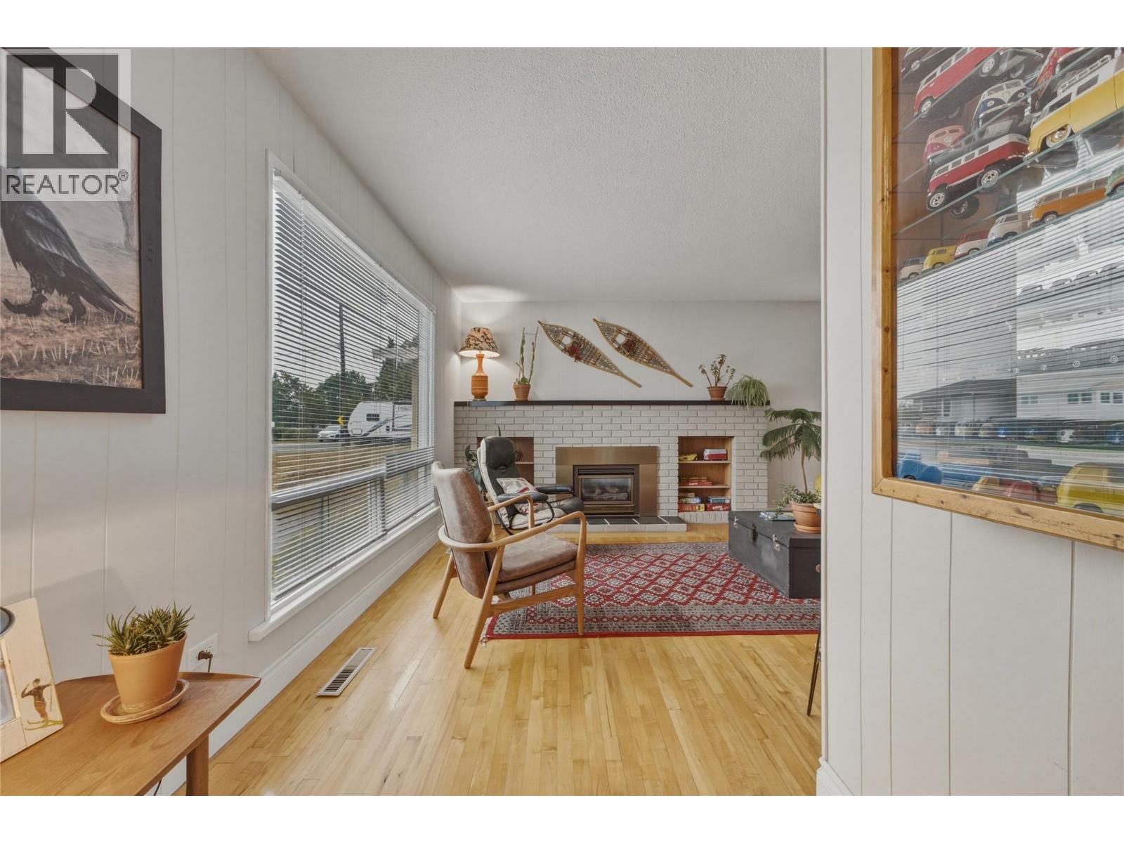 2903 17 Street - 3