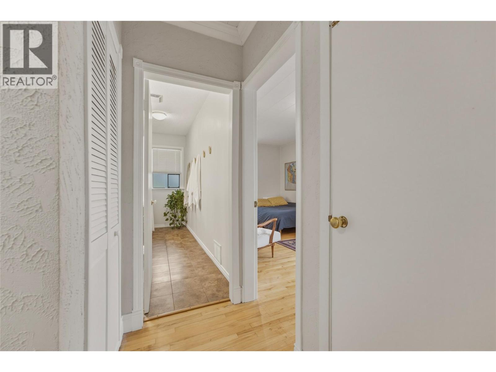 2903 17 Street - 18