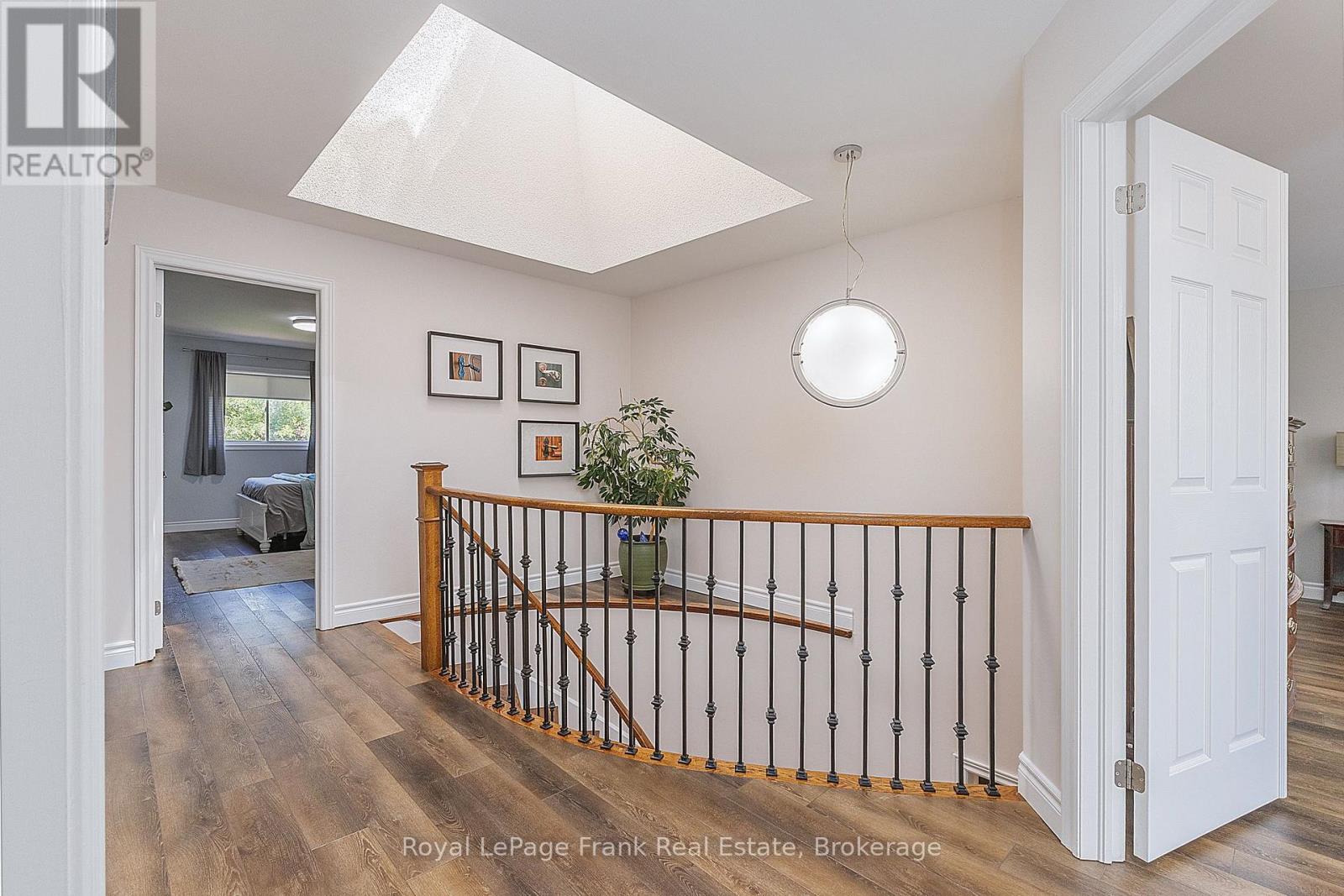 10 CORK DRIVE - 27