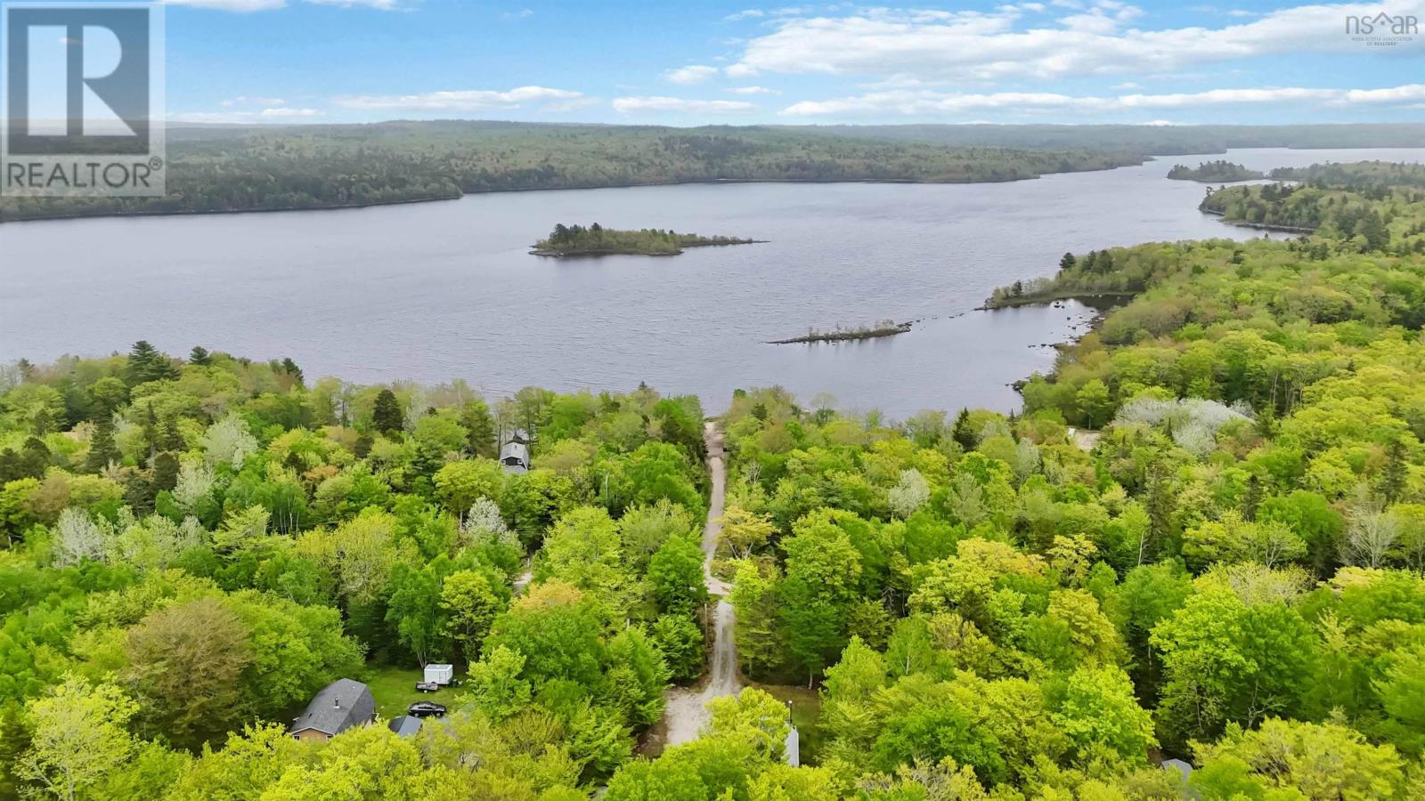 Views and deeded access to Sherbrooke Lake