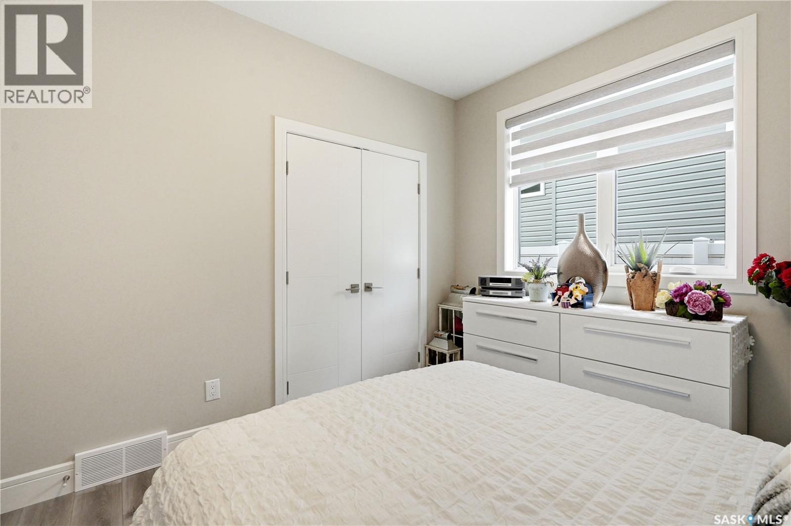 701 Casper CRESCENT - Image 25