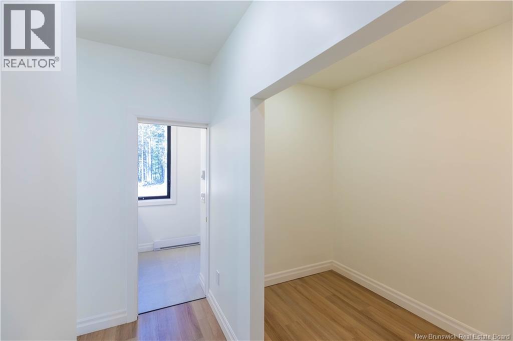 175 Robertson Road - 36