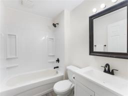 1384 Pritchard Avenue, Winnipeg, MB R2X0H4 Photo 9