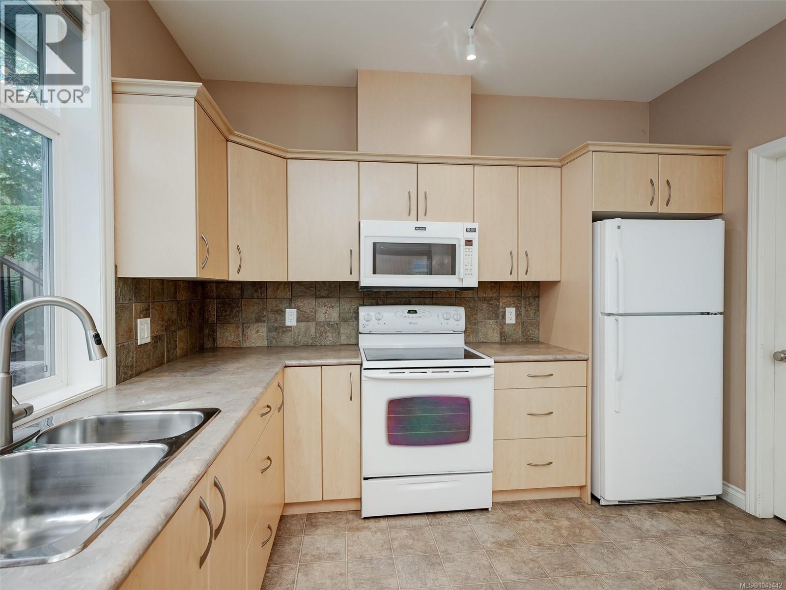 809 Rogers Way - 10