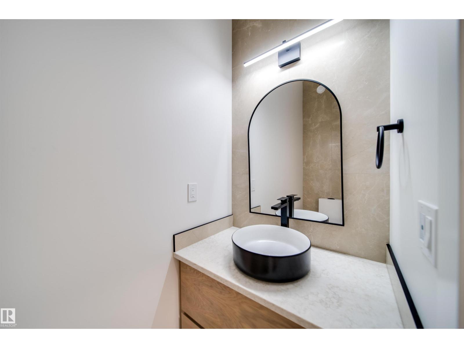 9919 87 ST NW - 30