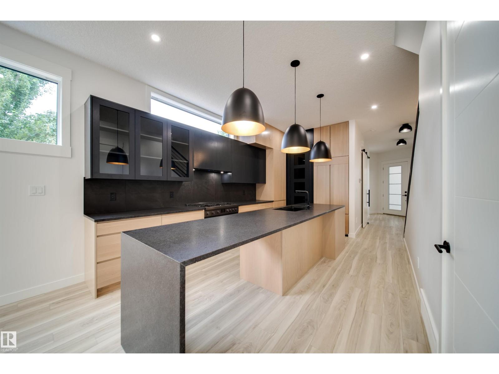 9919 87 ST NW - 31