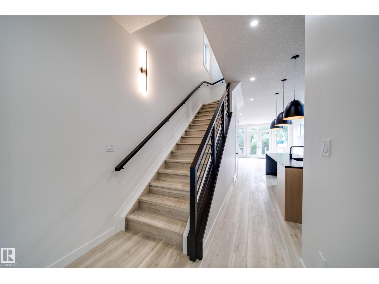 9919 87 Street NW - Photo 33