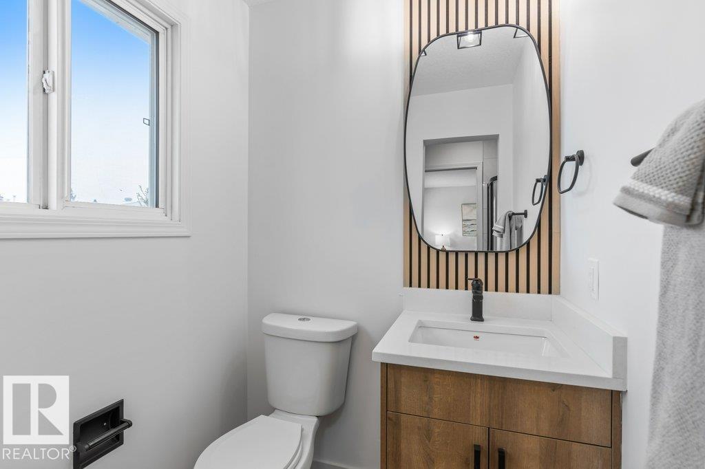 324 Grandin Village - Image 32