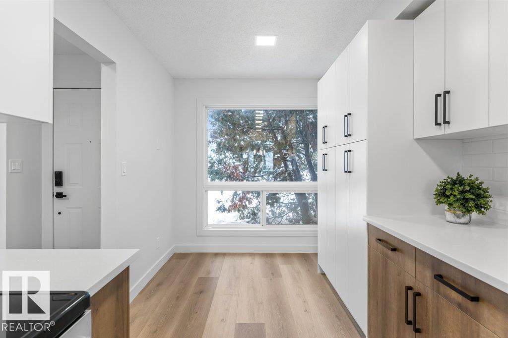 324 Grandin Village - Image 6