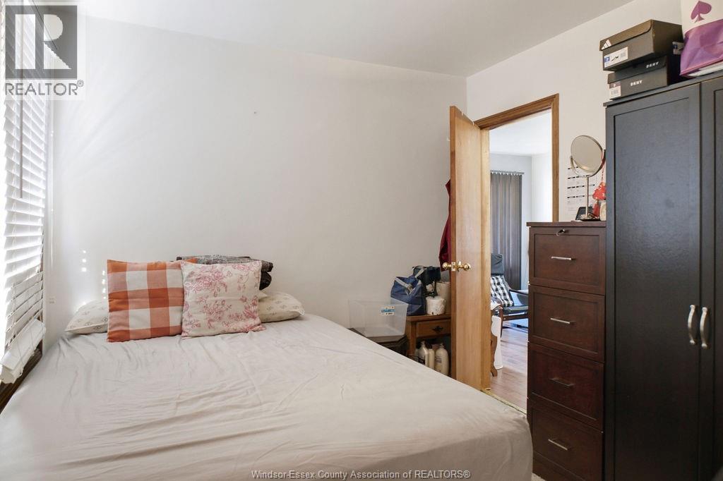 1172 MARION AVENUE - 20