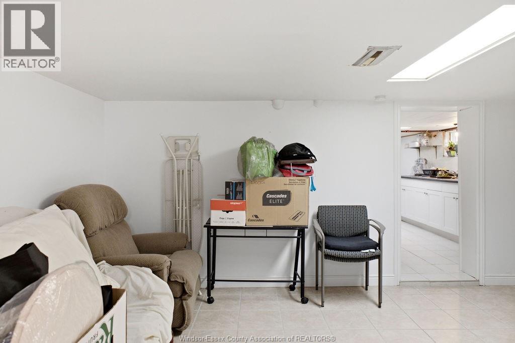1172 MARION AVENUE - 22