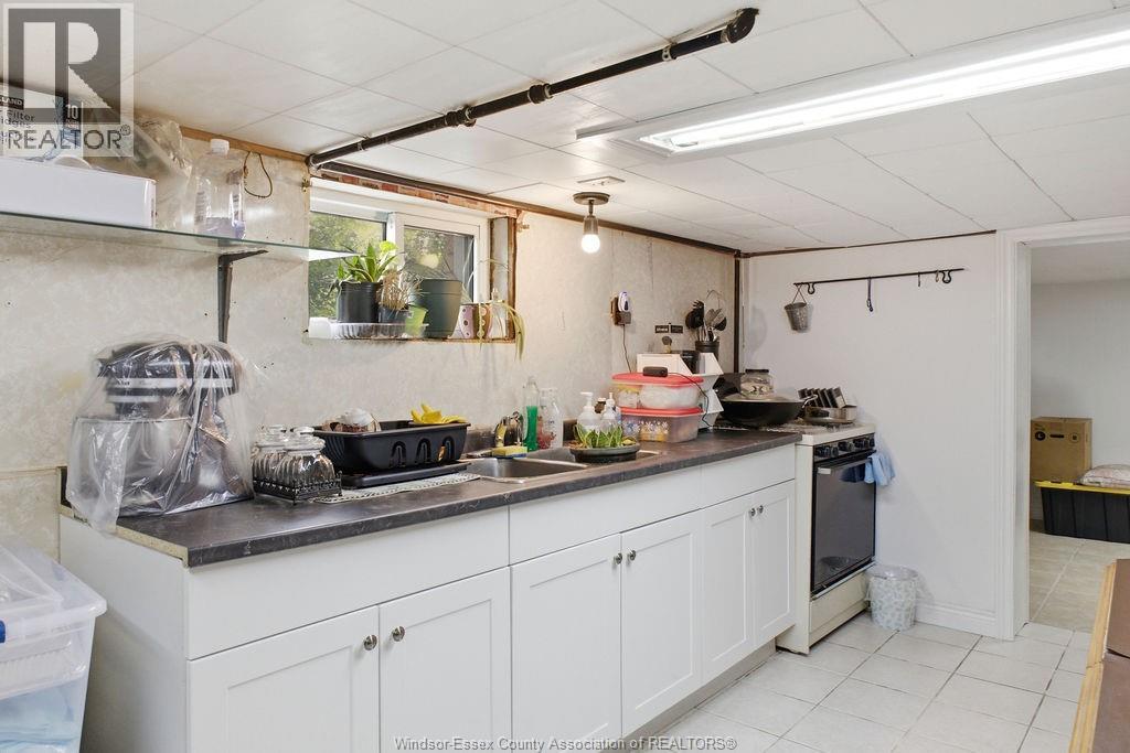 1172 MARION AVENUE - 26