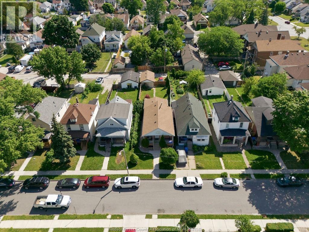 1172 MARION AVENUE - 35