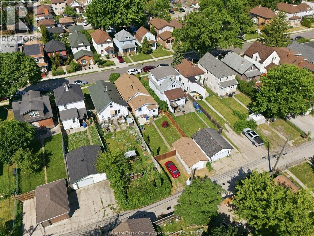 1172 MARION AVENUE - 37