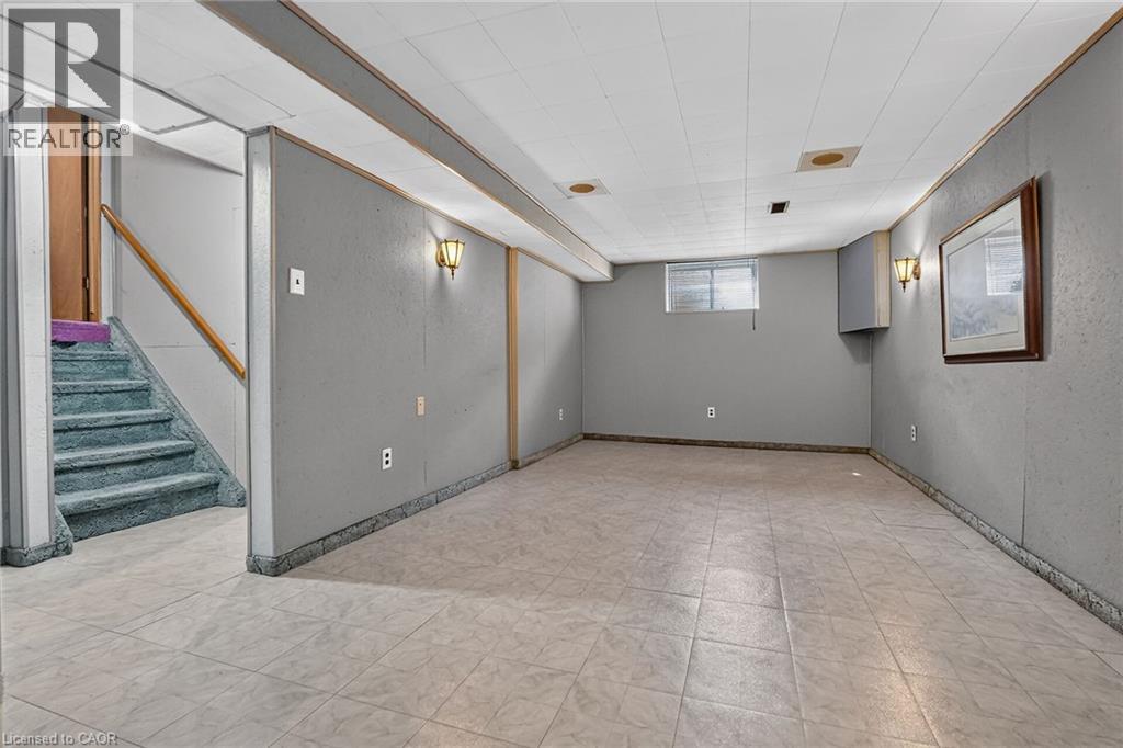 5 HUGO Court - 12
