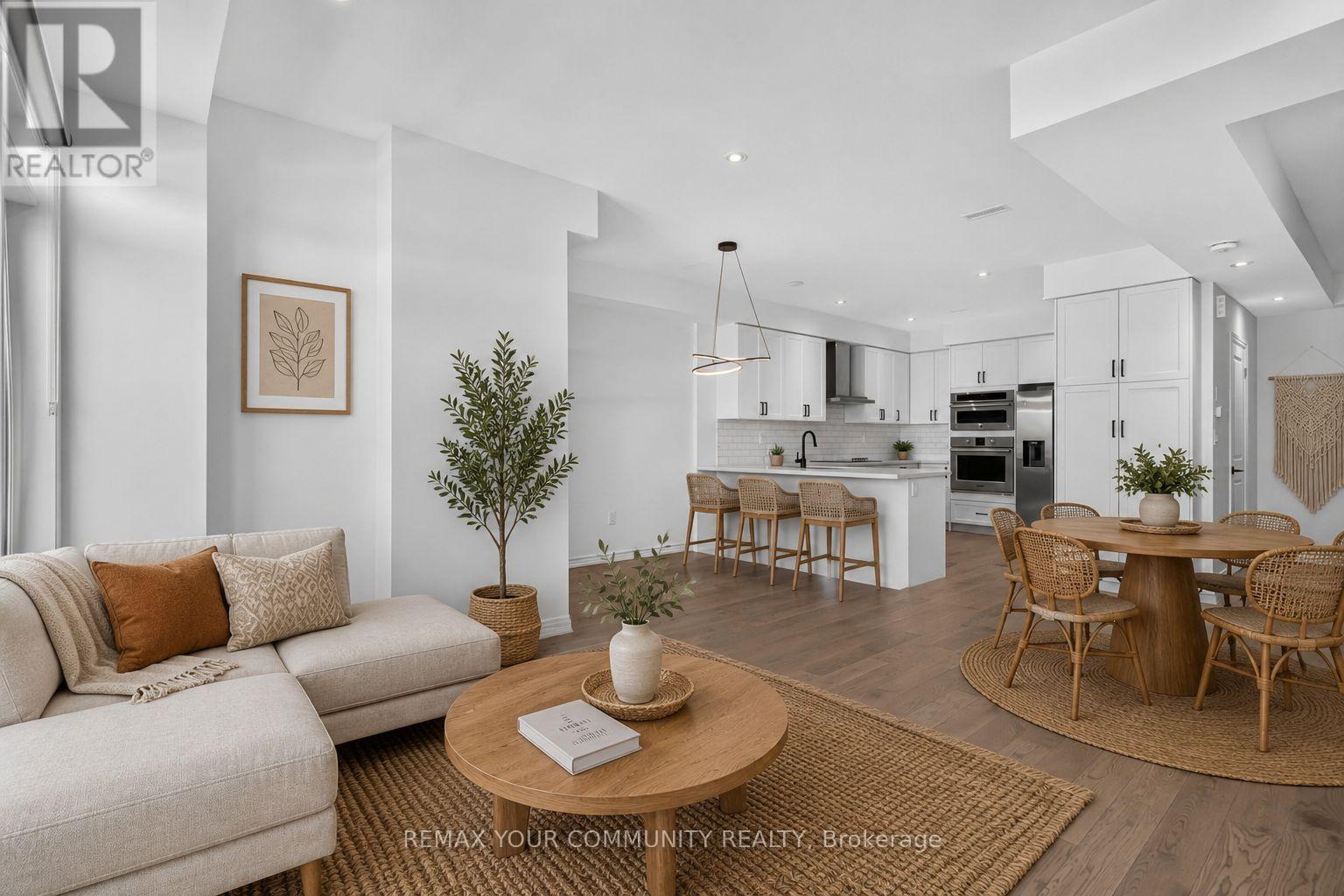 92 HOLYROOD CRESCENT - 6