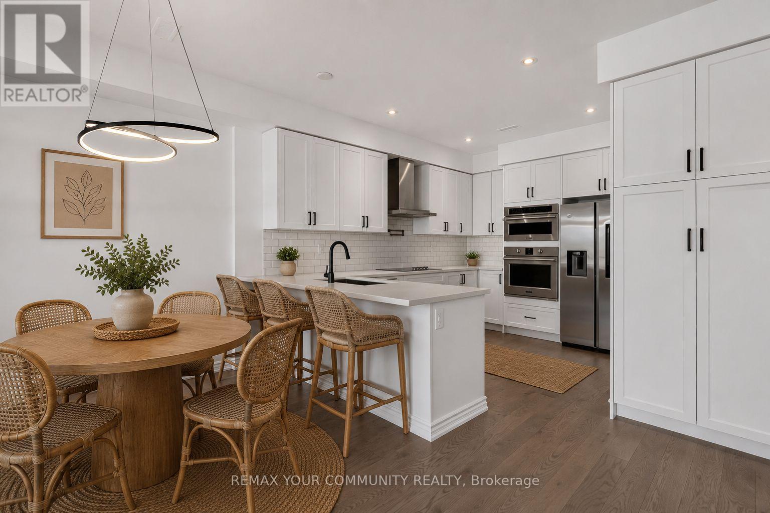92 HOLYROOD CRESCENT - 7