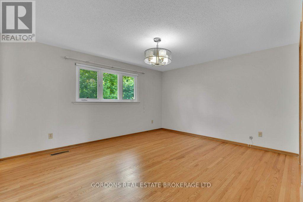 25 EASTPARK DRIVE - Image 32