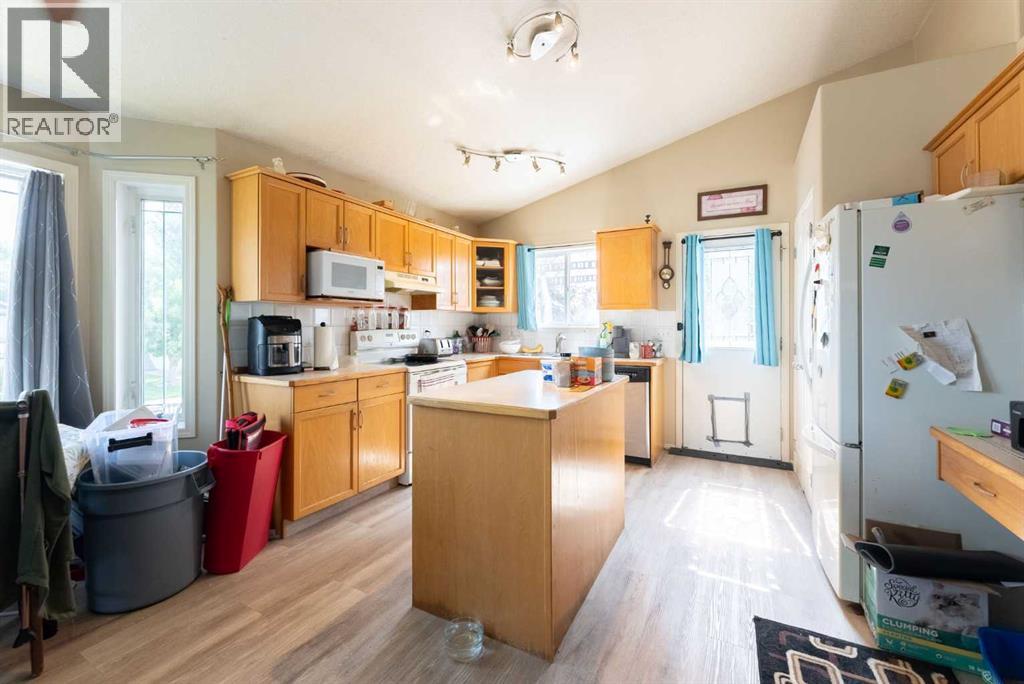 218 Uplands Boulevard N - Image 4