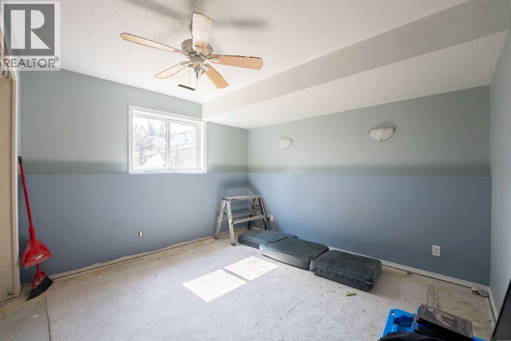 218 Uplands Boulevard N - Image 19