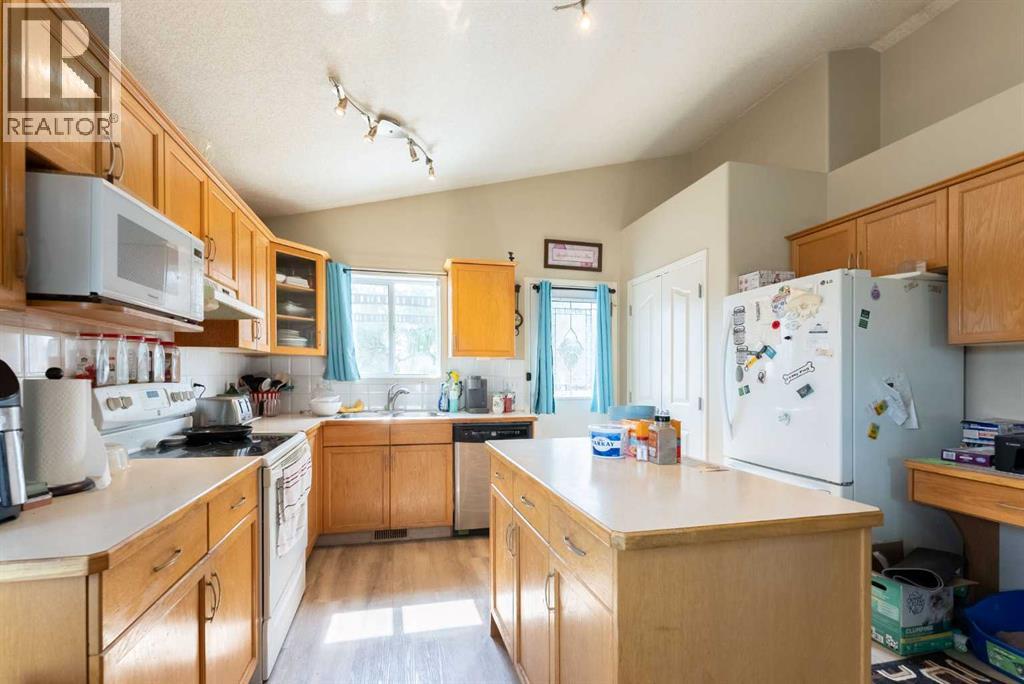 218 Uplands Boulevard N - Image 5