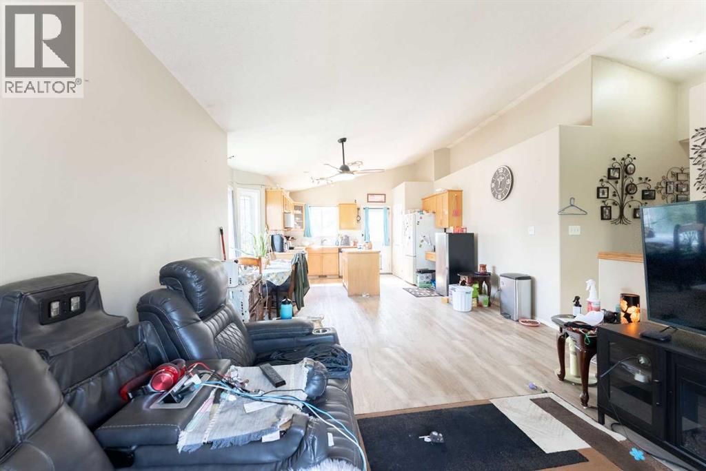 218 Uplands Boulevard N - Image 9