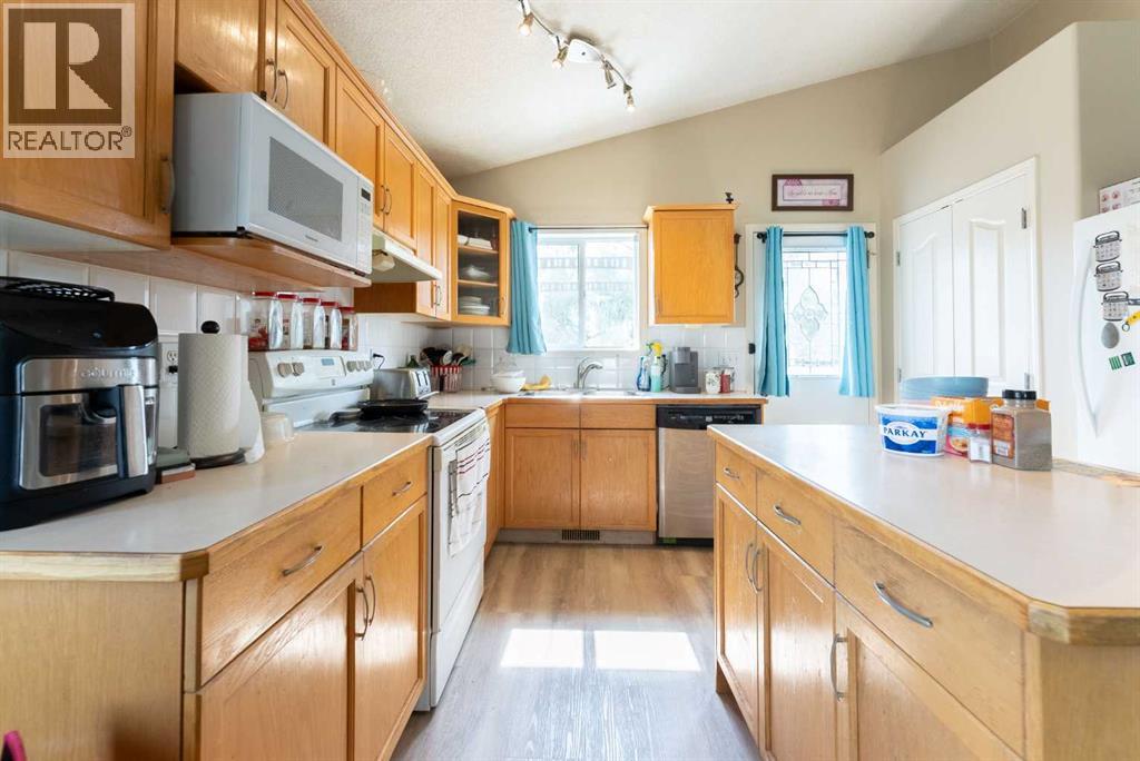 218 Uplands Boulevard N - Image 6