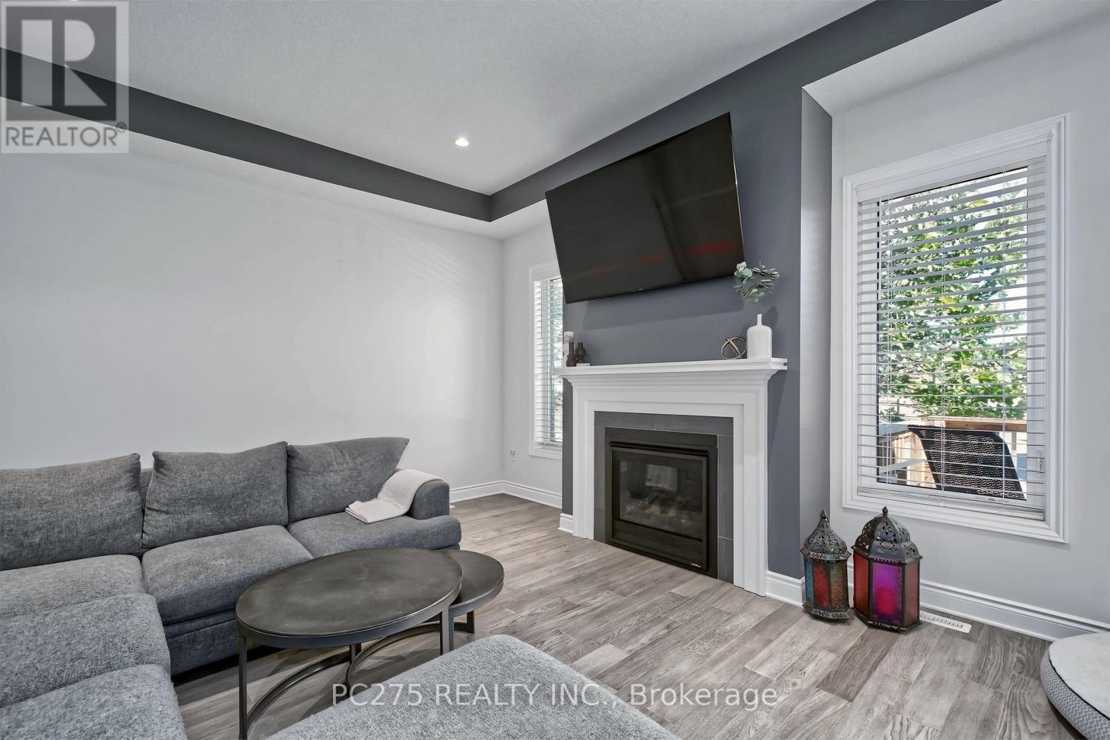 #10 2022 UPPERPOINT BOULEVARD - 10