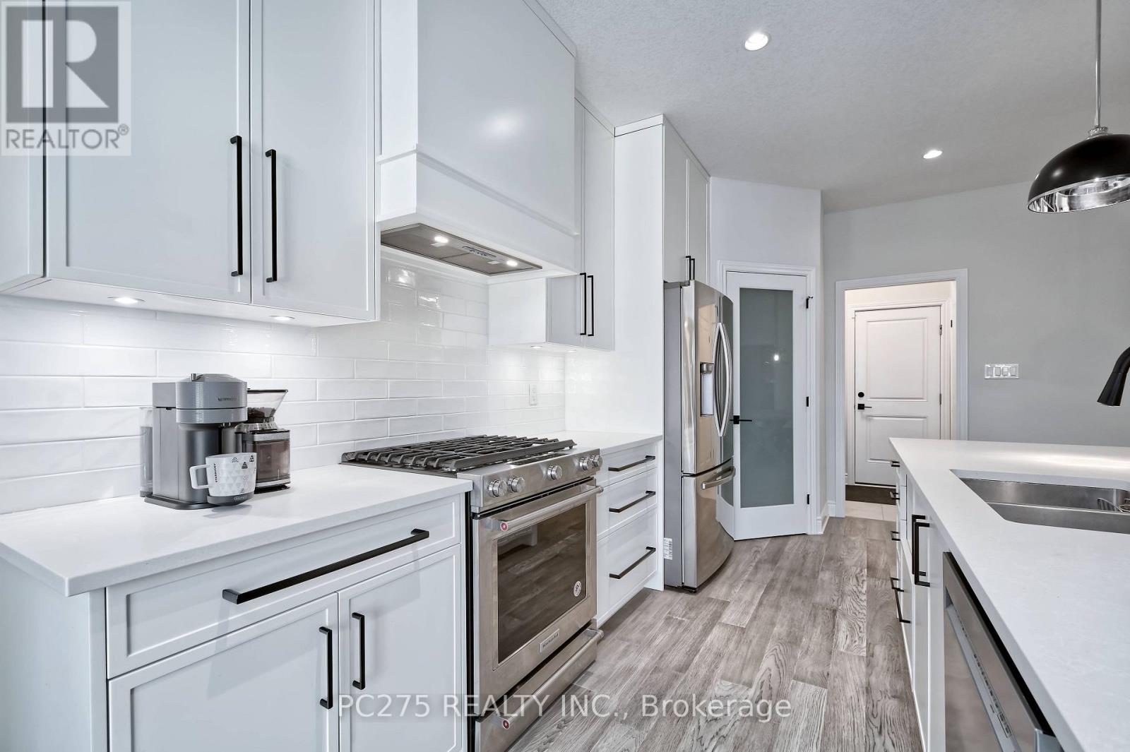 #10 2022 UPPERPOINT BOULEVARD - 14