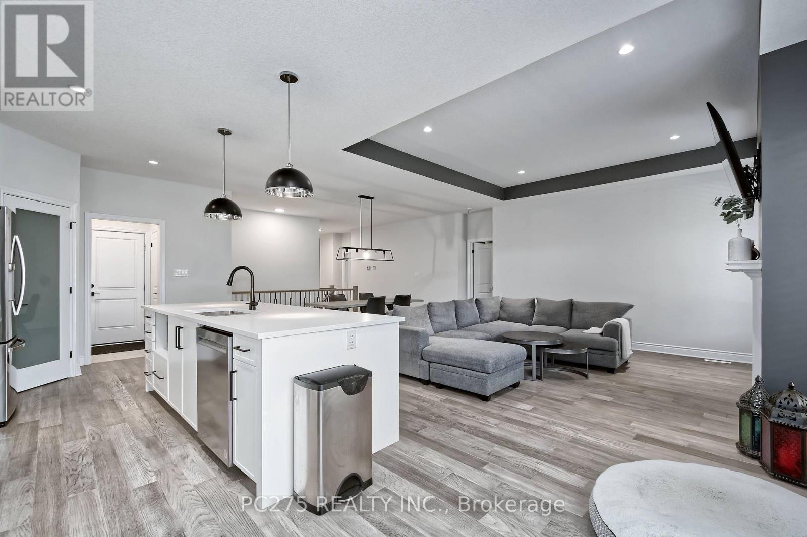 #10 2022 UPPERPOINT BOULEVARD - 15