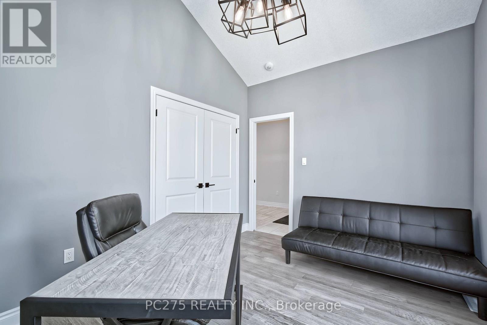#10 2022 UPPERPOINT BOULEVARD - 18
