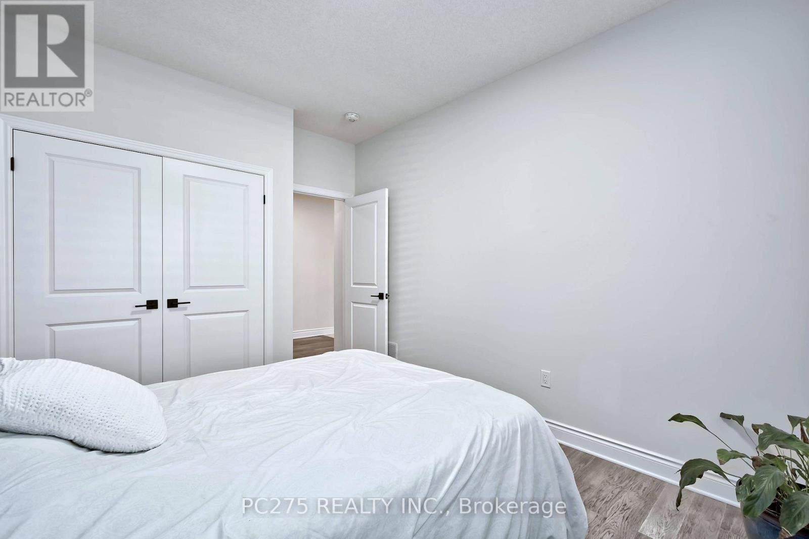 #10 2022 UPPERPOINT BOULEVARD - 21
