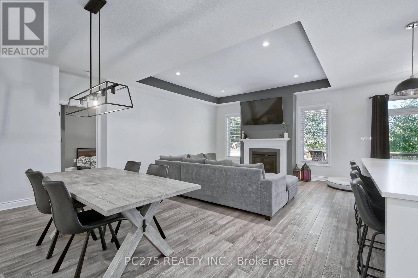 #10 2022 UPPERPOINT BOULEVARD - 9