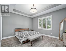 10 - 2022 Upperpoint Boulevard, London South, ON N6K4M9 Photo 22