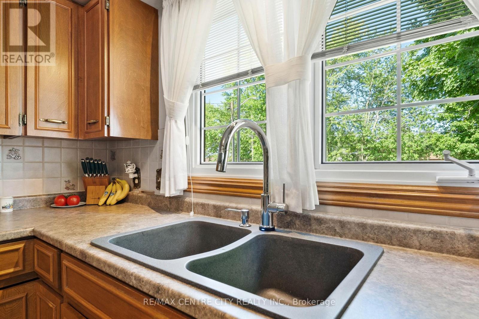 8114 SANDYTOWN ROAD - 9