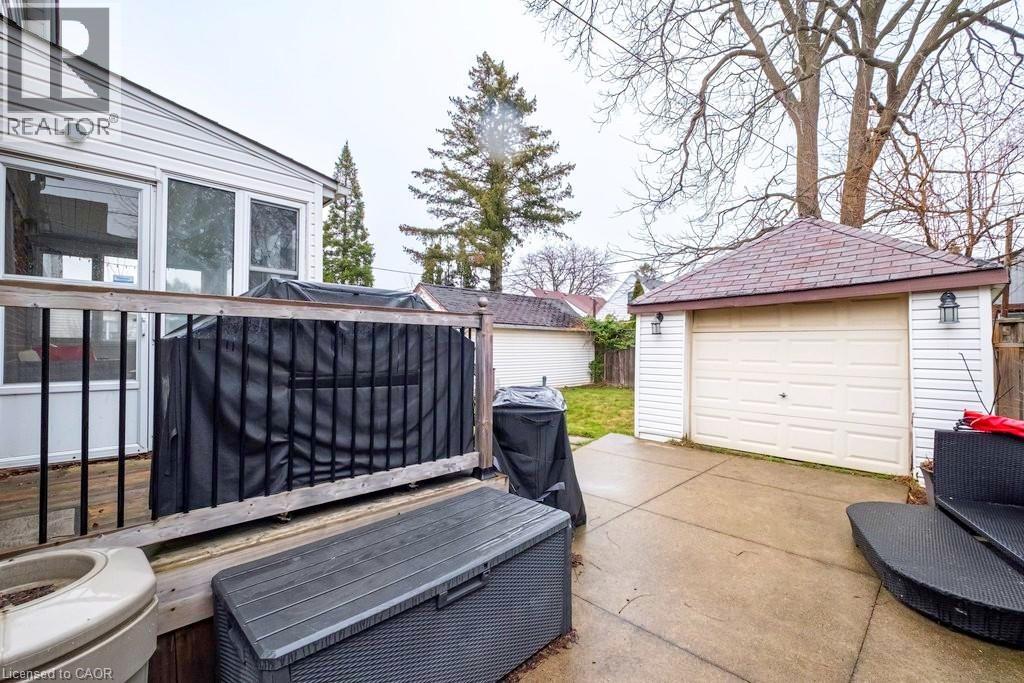 143 HUXLEY Avenue S - 35