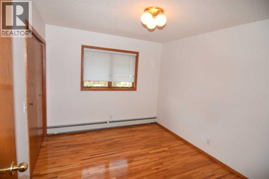 250 2 Avenue W - 33