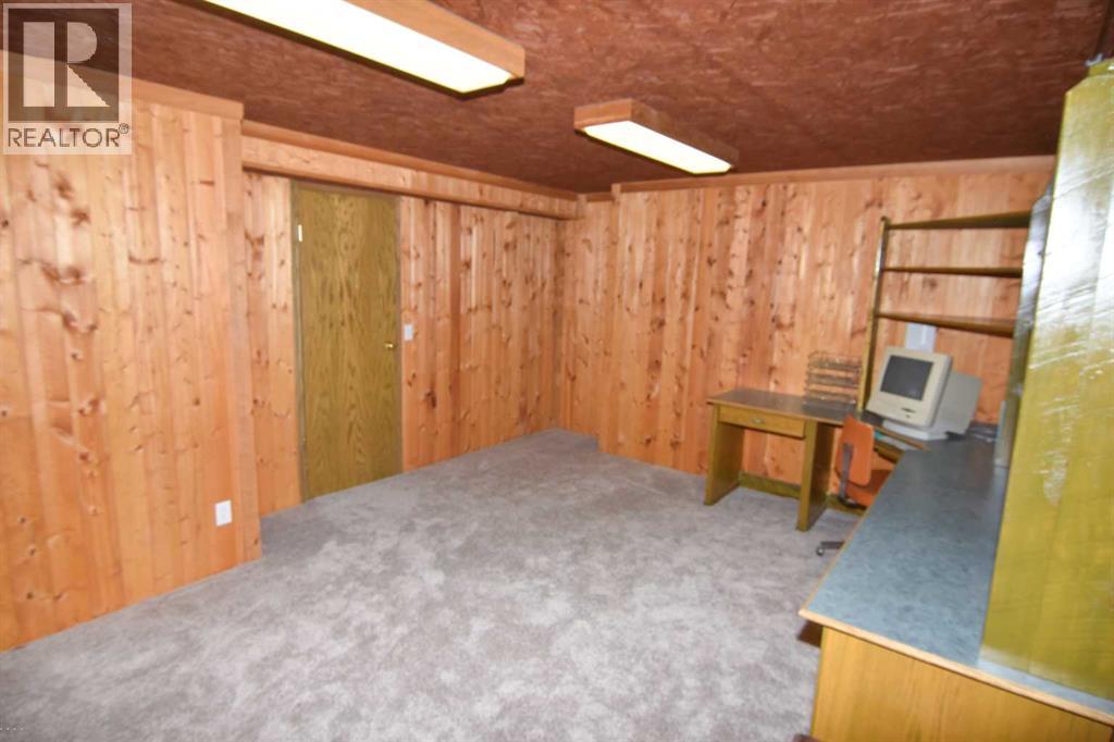 250 2 Avenue W - Image 39