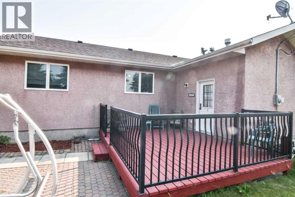 250 2 Avenue W - Image 14