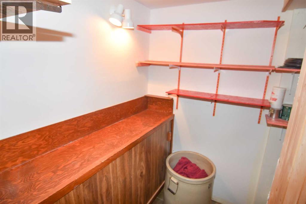250 2 Avenue W - Image 42