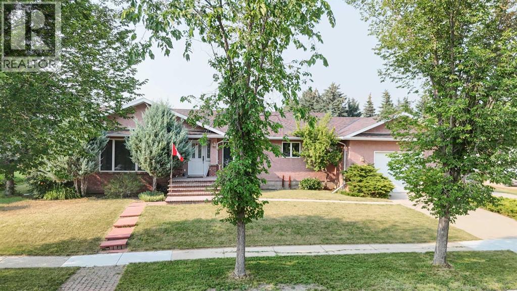 250 2 Avenue W - 5