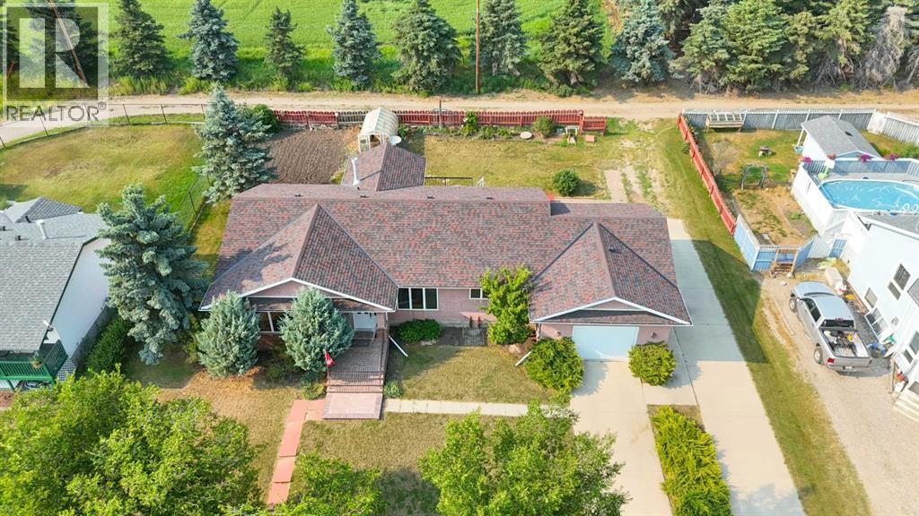 250 2 Avenue W - 6
