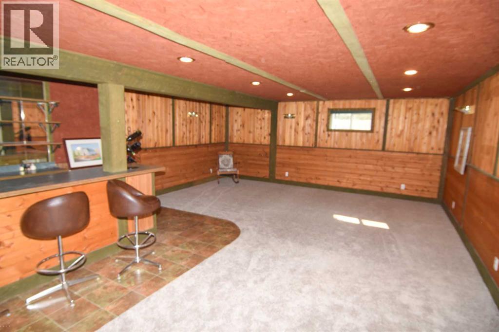 250 2 Avenue W - 43