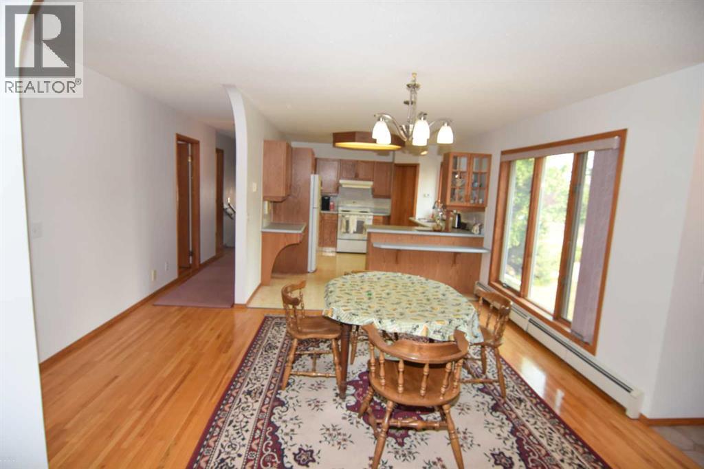 250 2 Avenue W - Image 23