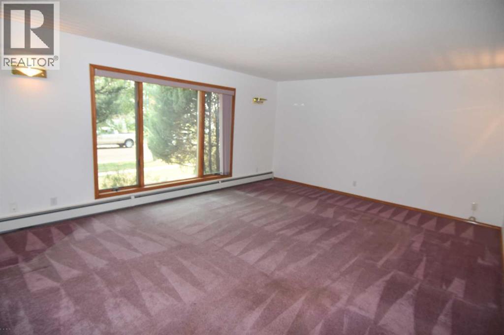 250 2 Avenue W - Image 21