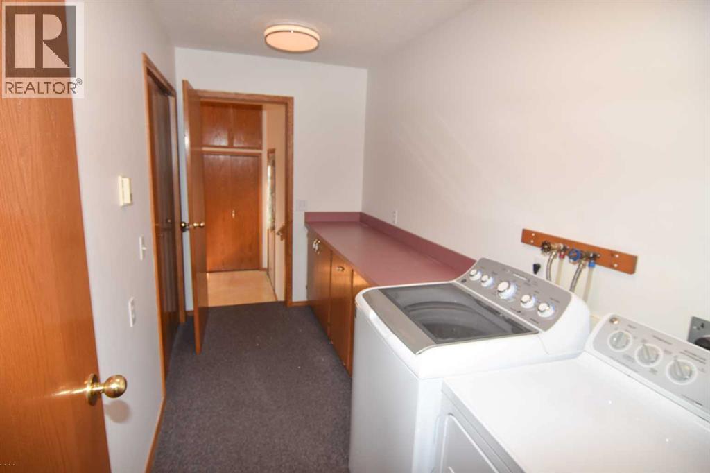 250 2 Avenue W - 35